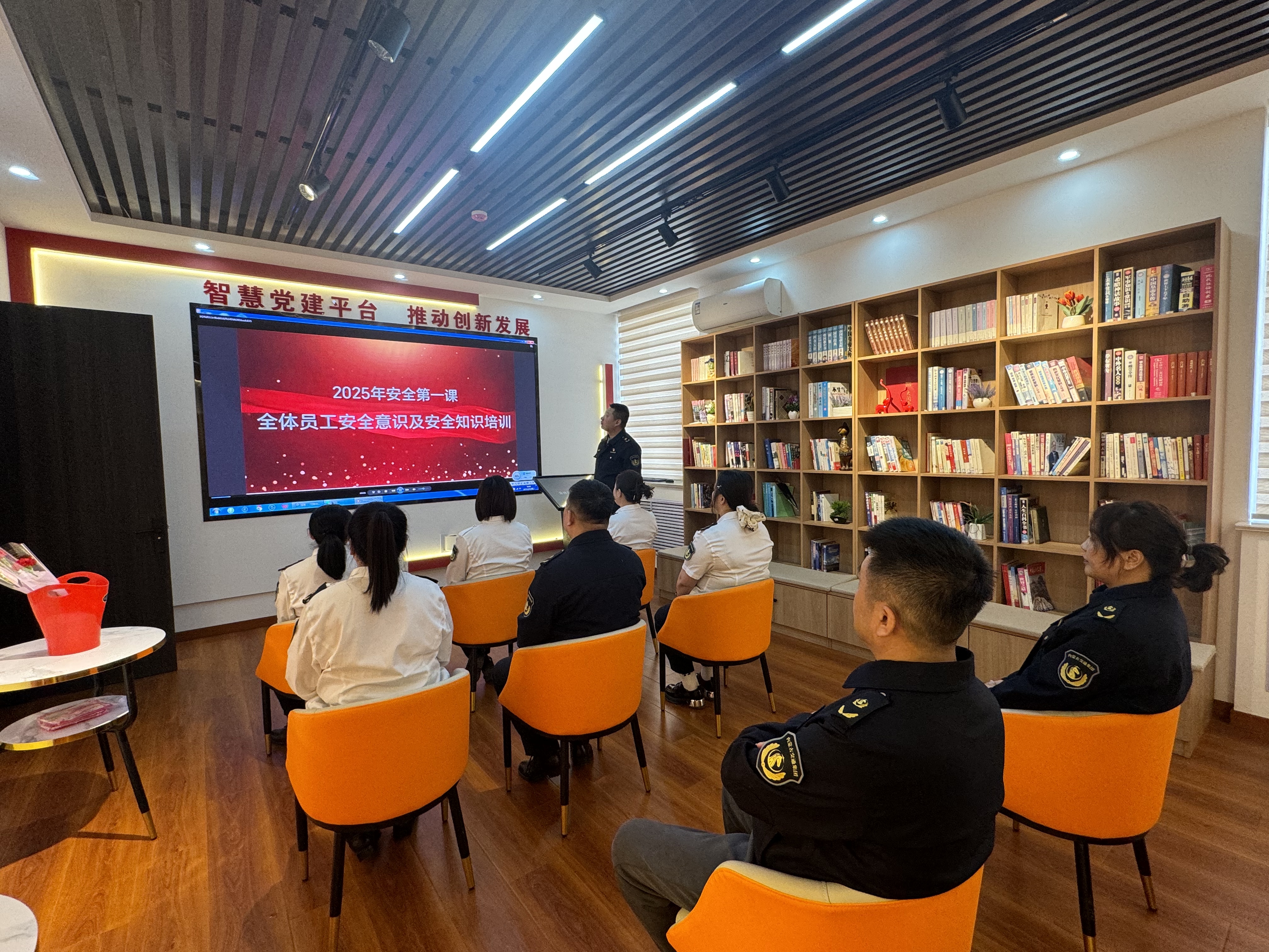 女人与公狍交酡女免费