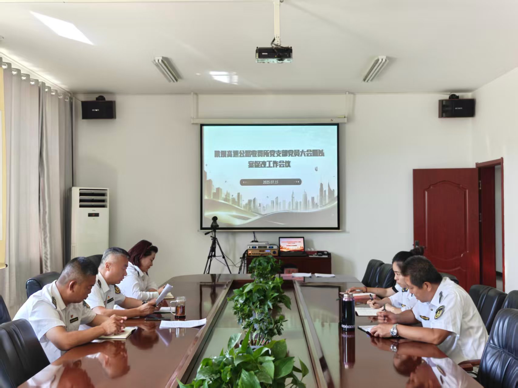 女人与公狍交酡女免费
