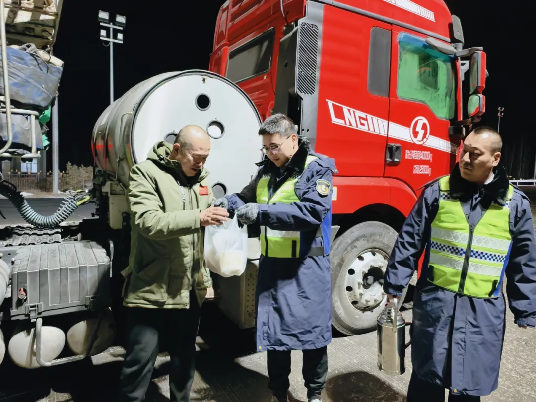 女人与公狍交酡女免费