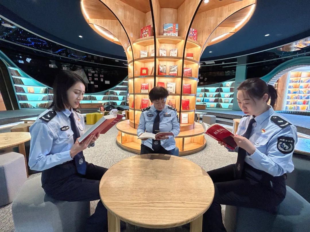 女人与公狍交酡女免费