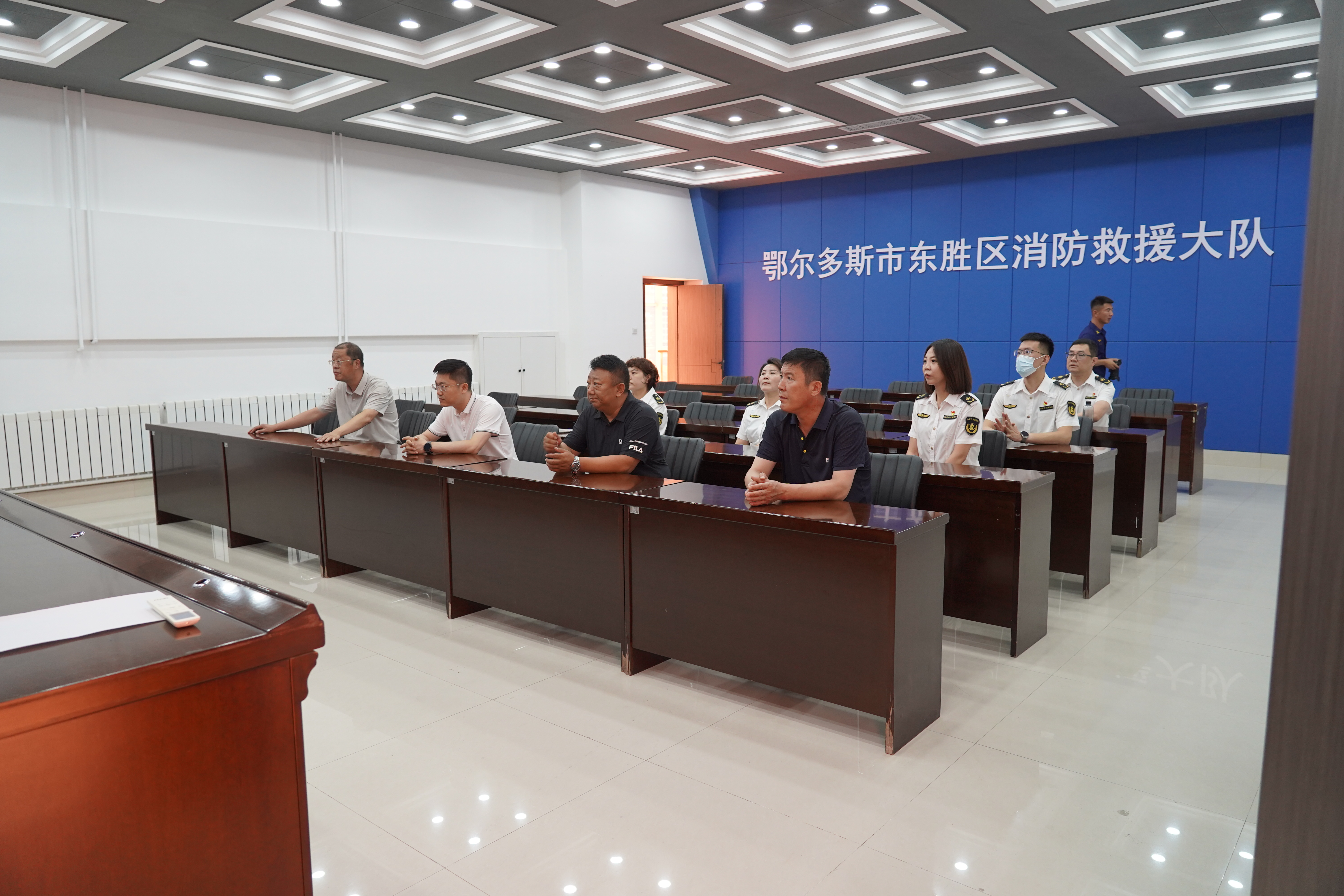 女人与公狍交酡女免费