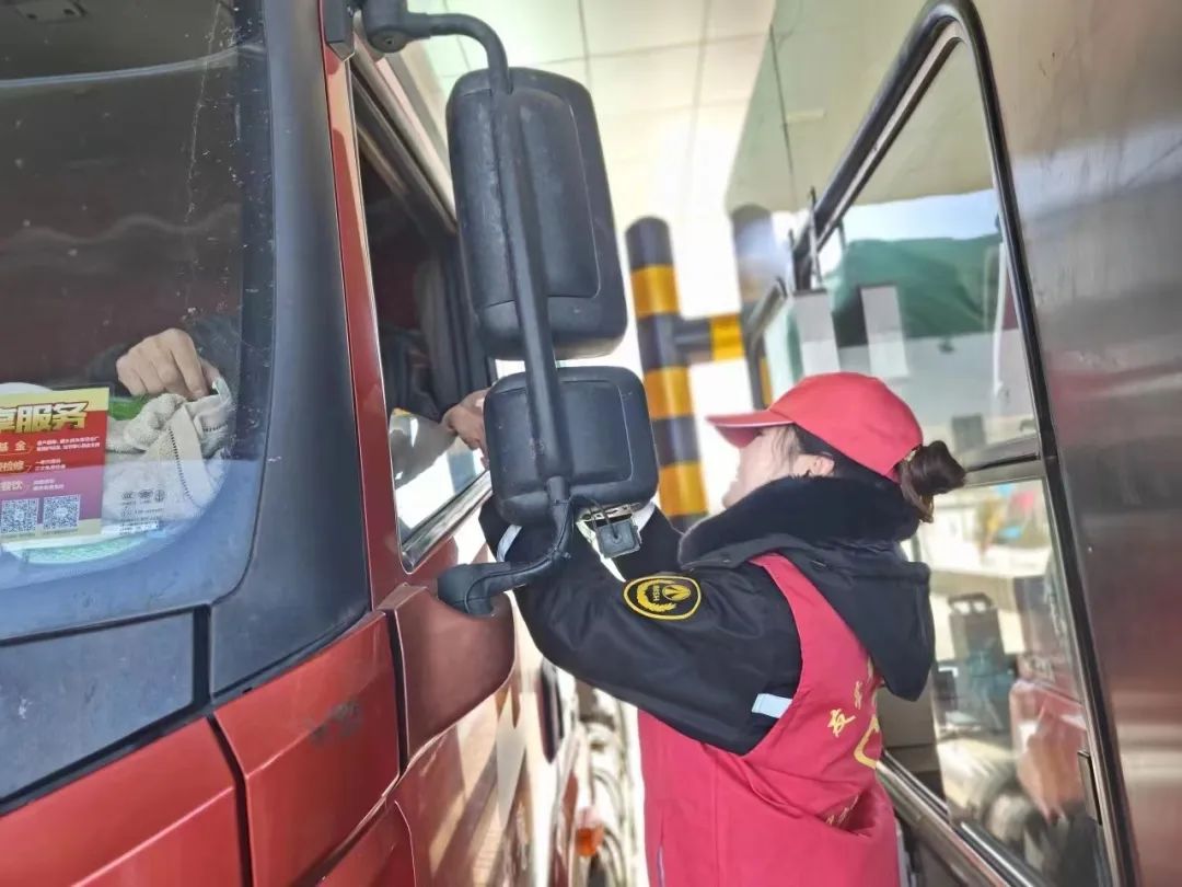 女人与公狍交酡女免费