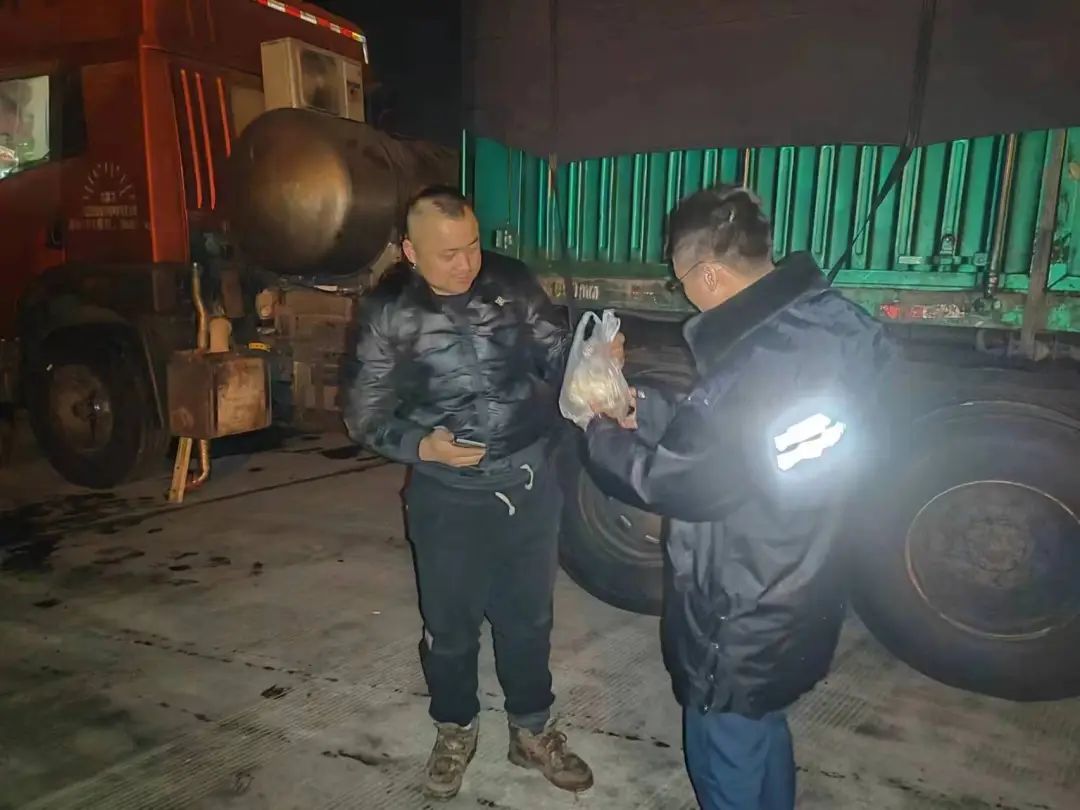 女人与公狍交酡女免费