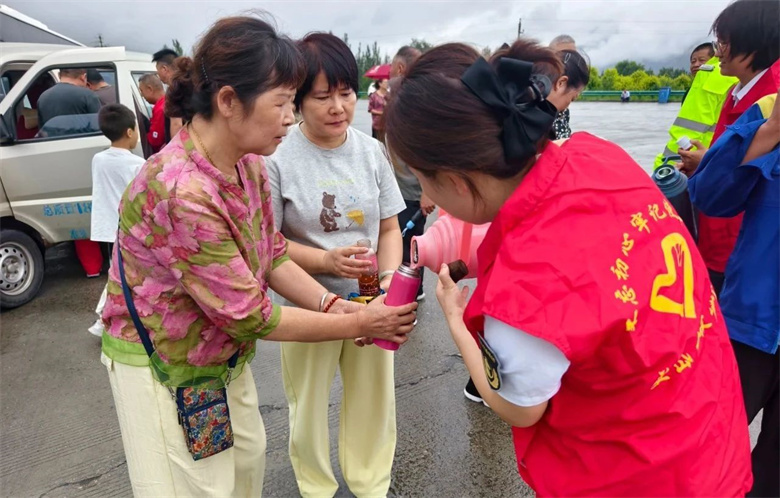 女人与公狍交酡女免费