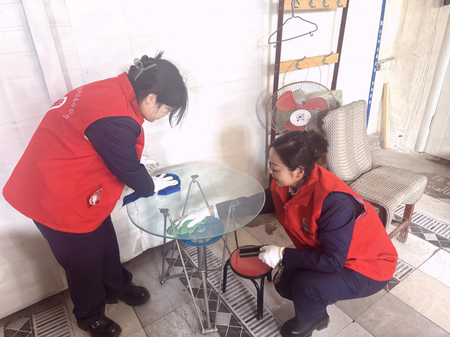 女人与公狍交酡女免费