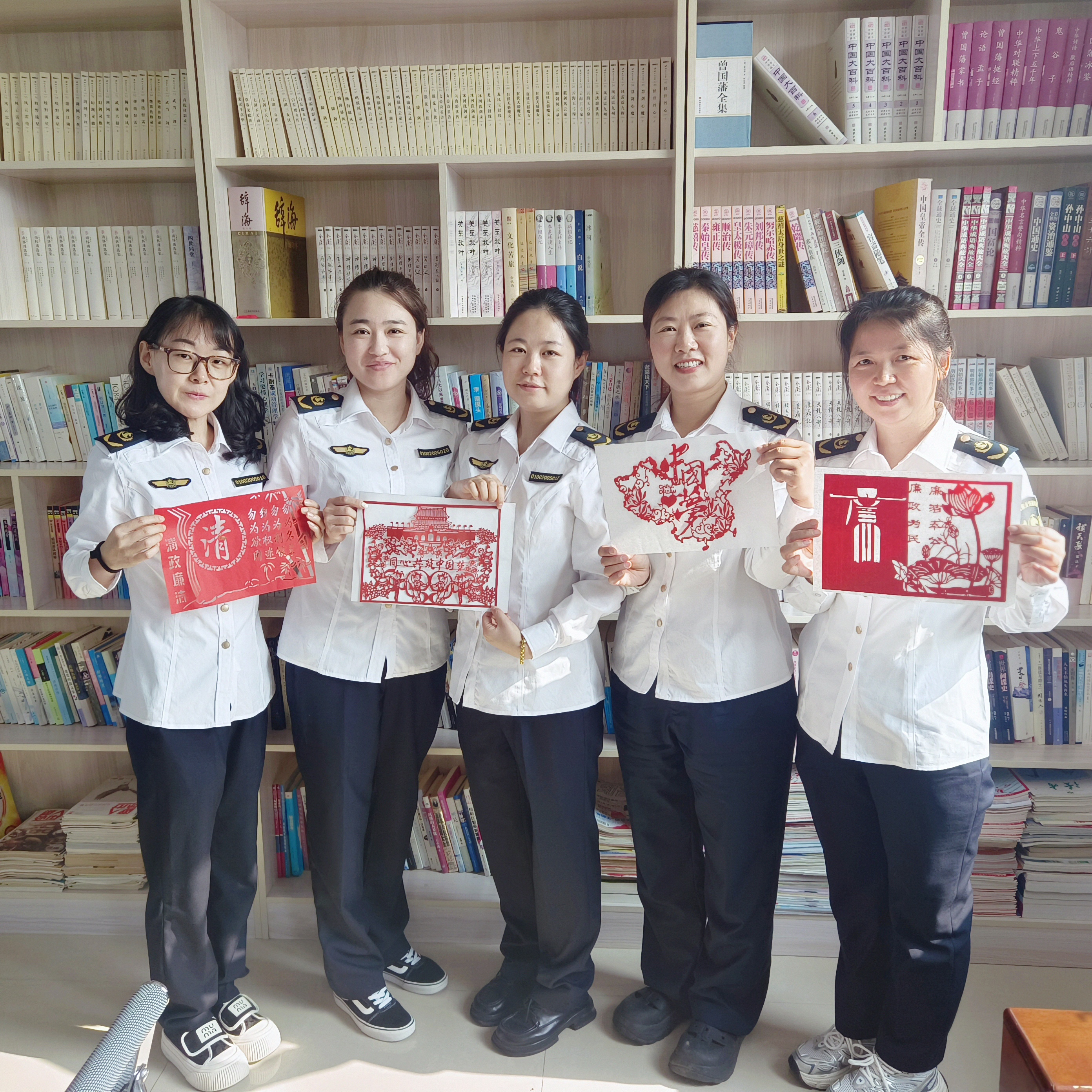 女人与公狍交酡女免费