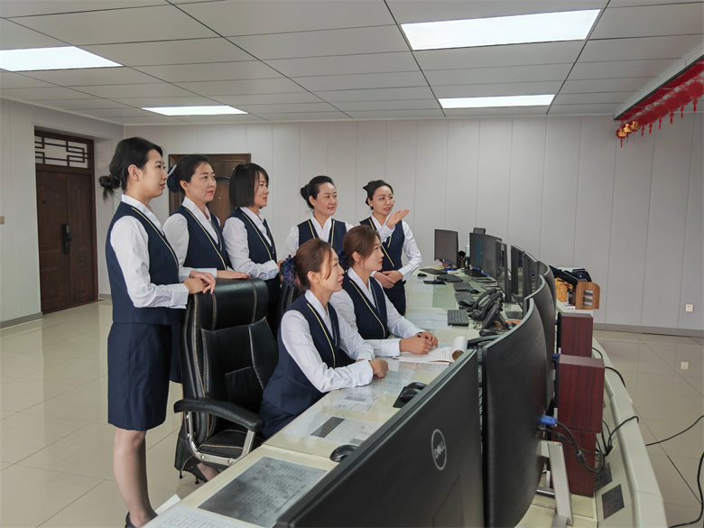 女人与公狍交酡女免费