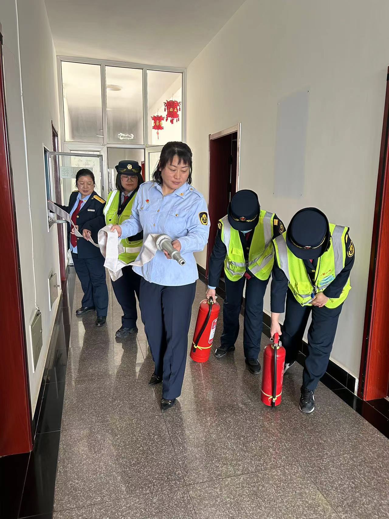 女人与公狍交酡女免费