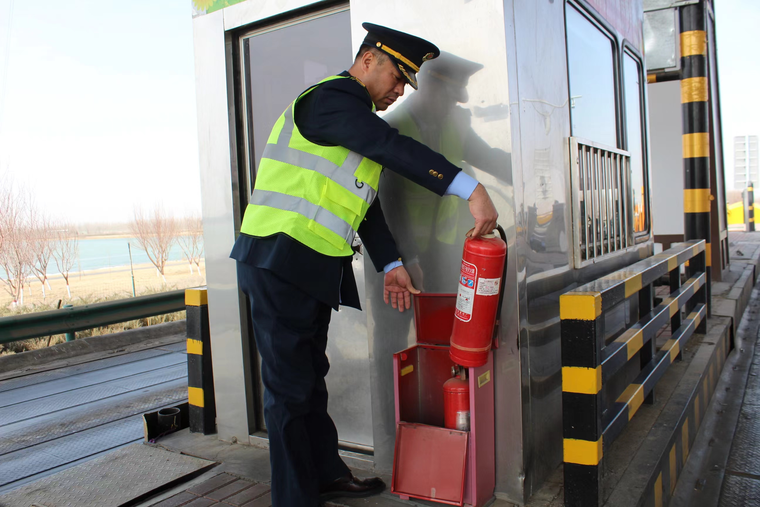 女人与公狍交酡女免费