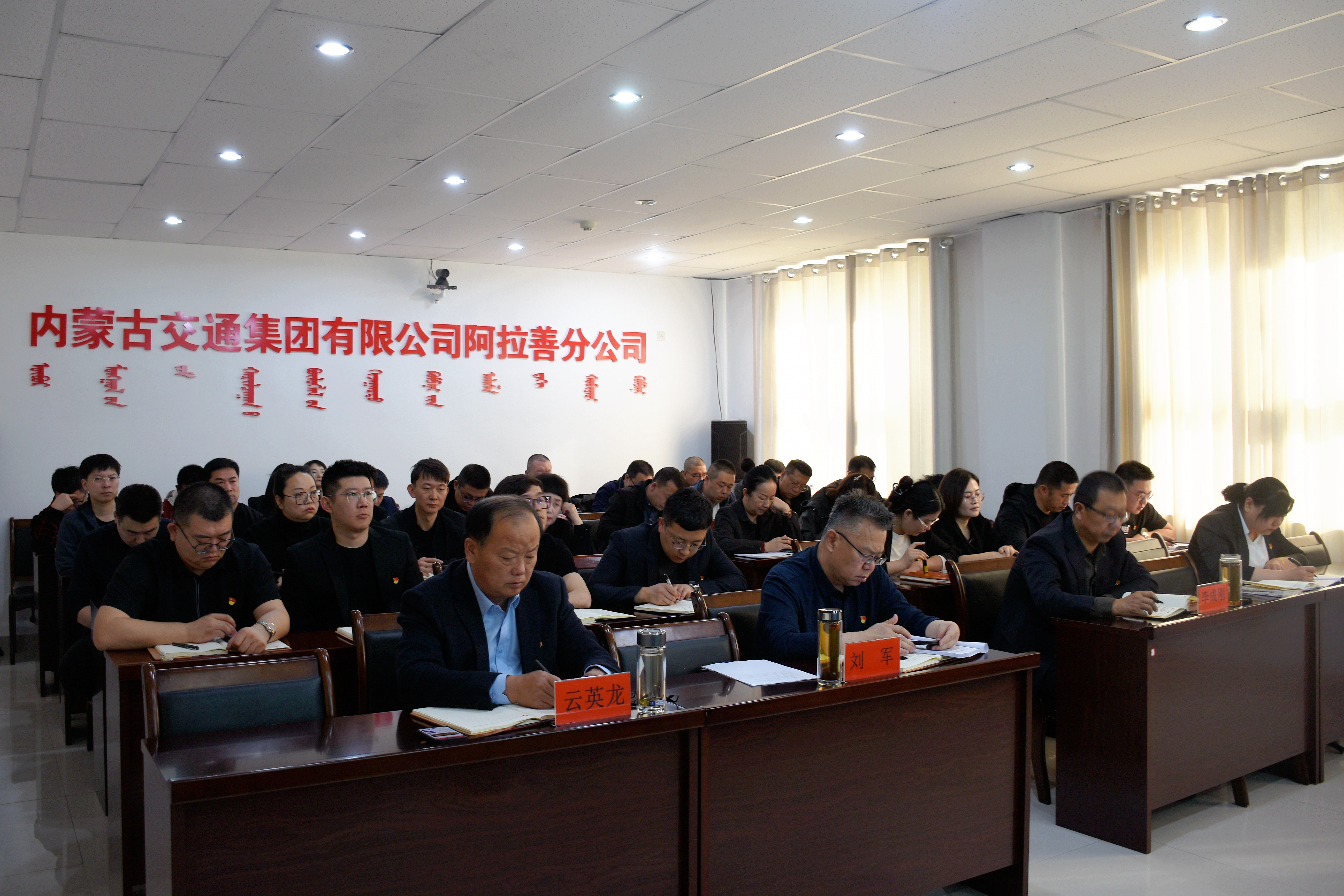 女人与公狍交酡女免费