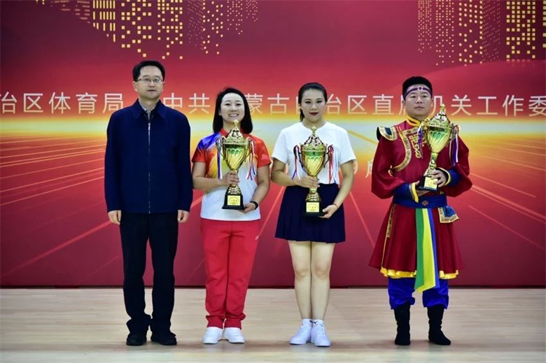 女人与公狍交酡女免费