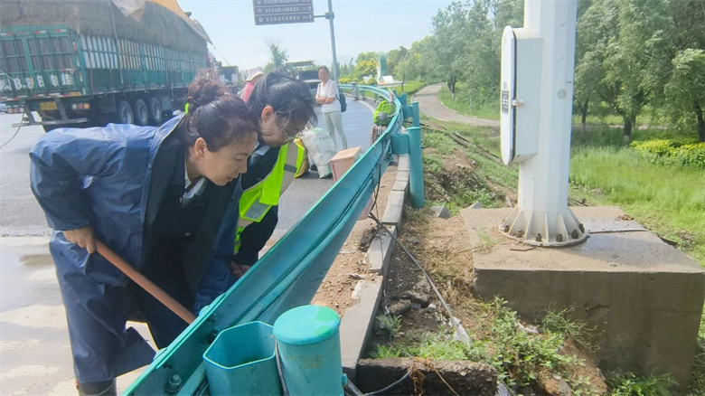 女人与公狍交酡女免费
