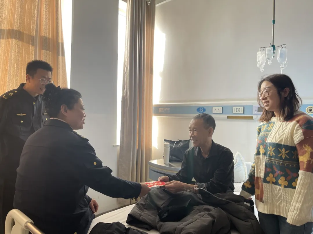 女人与公狍交酡女免费