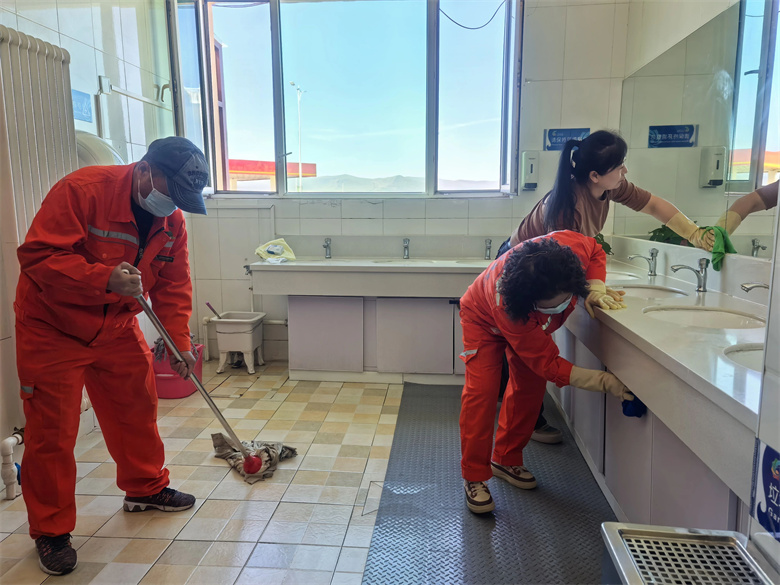 女人与公狍交酡女免费