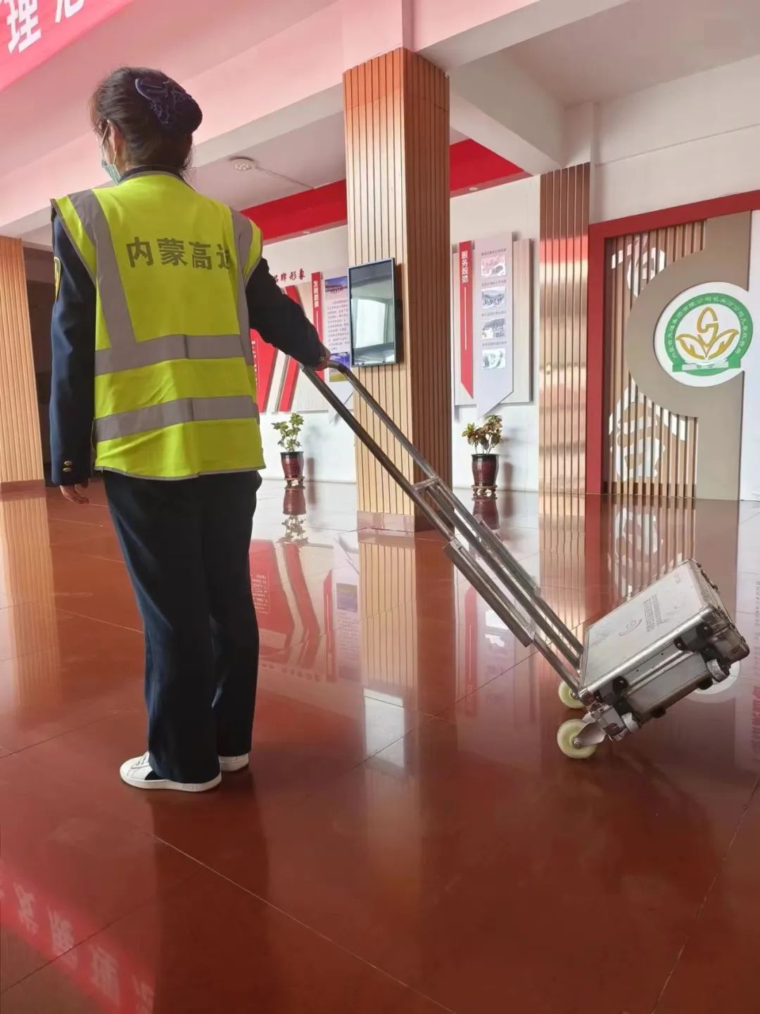 女人与公狍交酡女免费