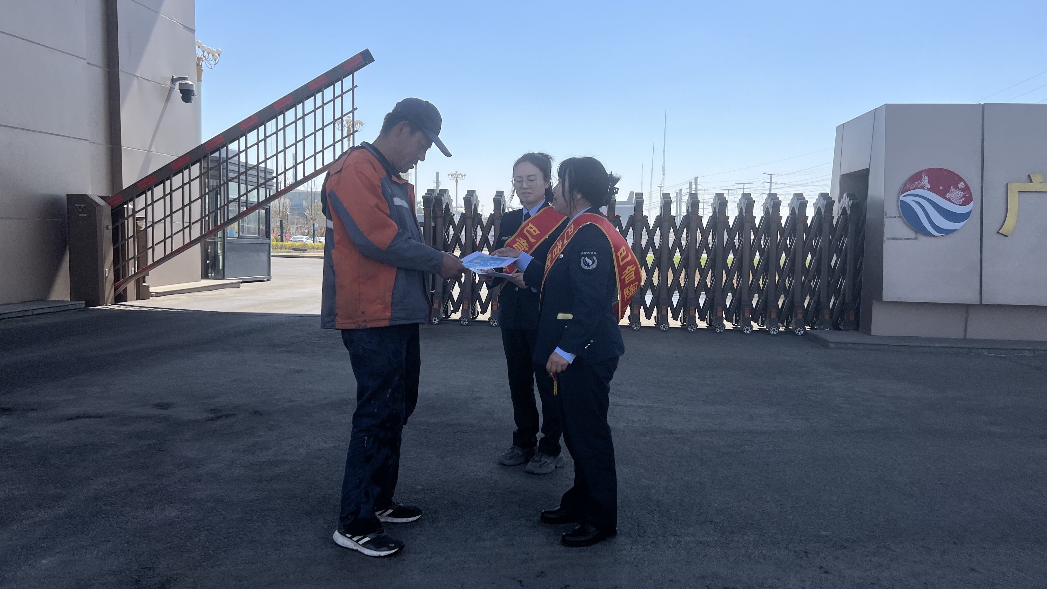 女人与公狍交酡女免费