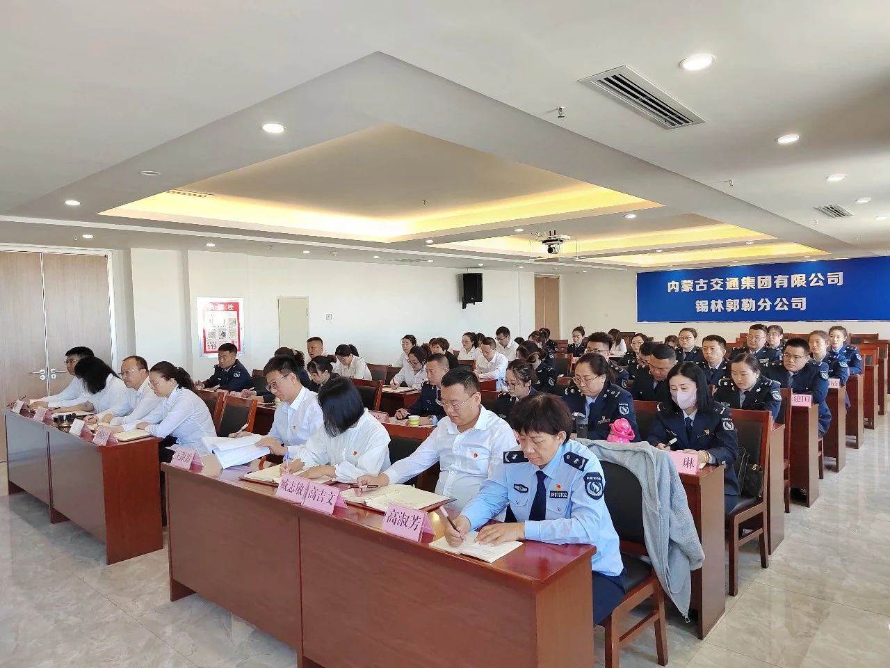 女人与公狍交酡女免费