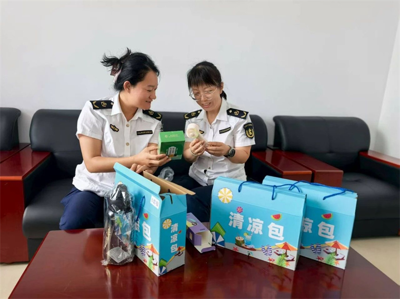 女人与公狍交酡女免费