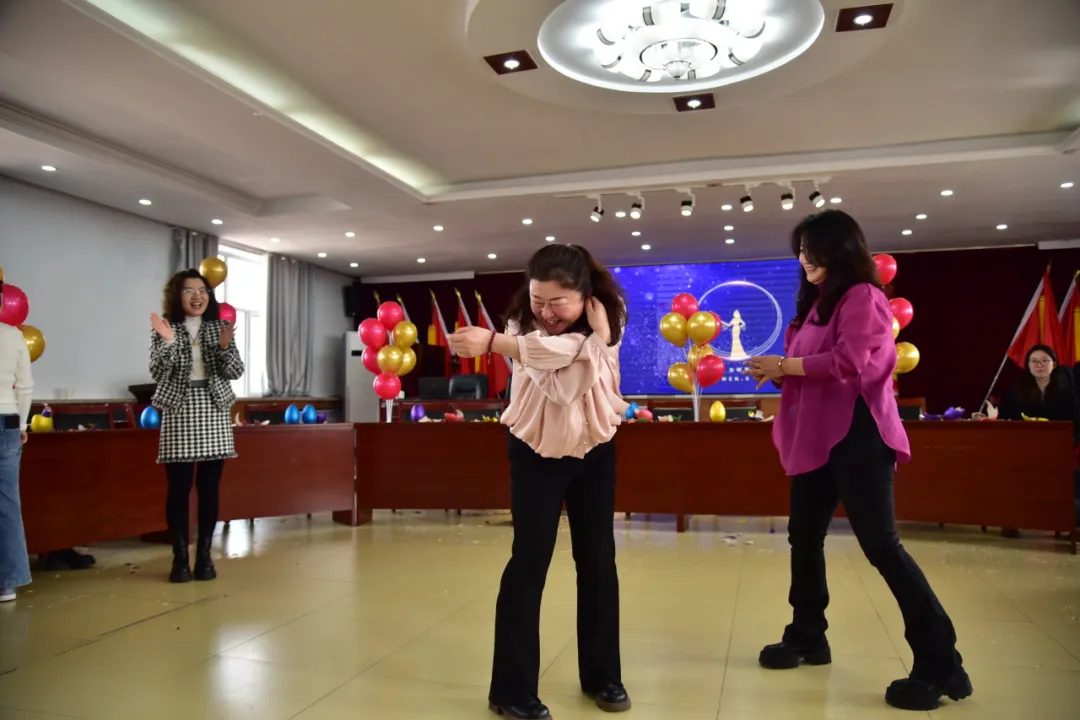 女人与公狍交酡女免费