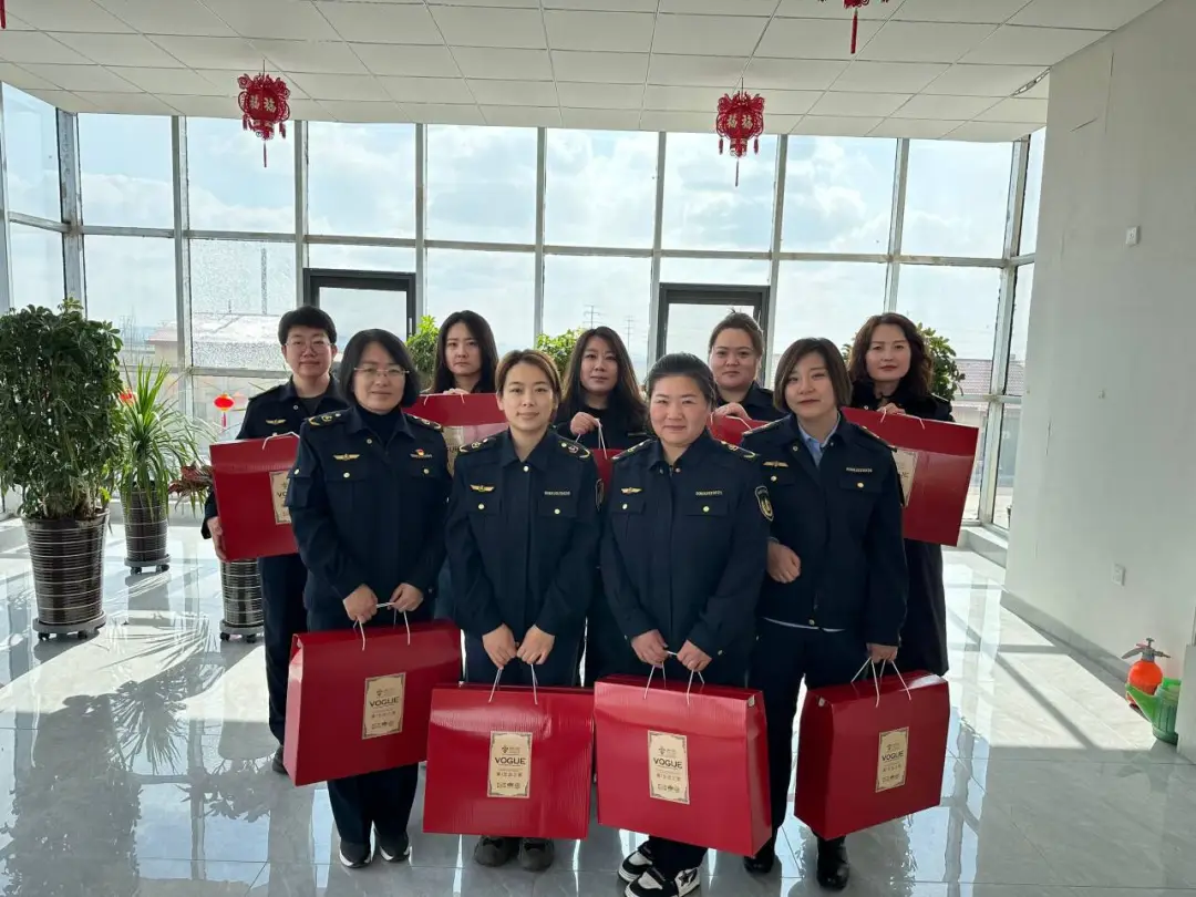 女人与公狍交酡女免费