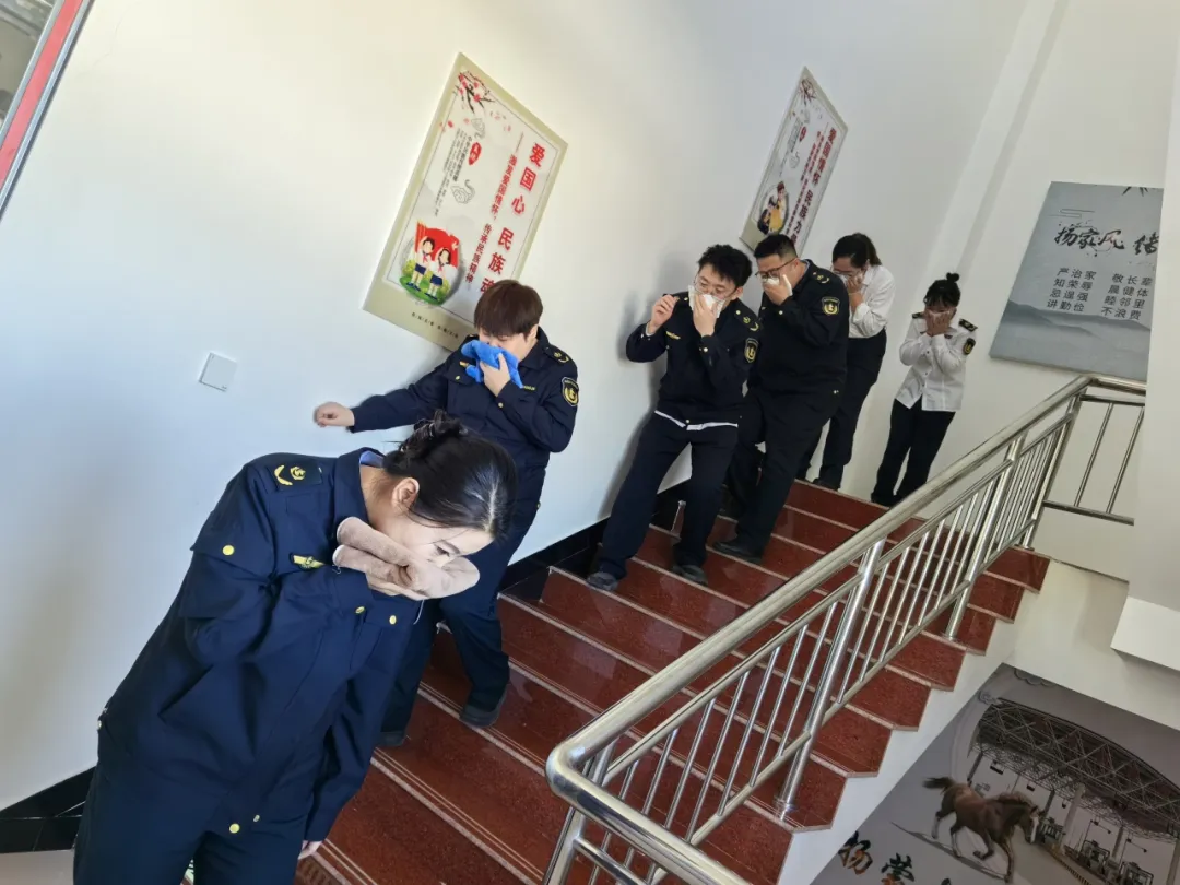 女人与公狍交酡女免费