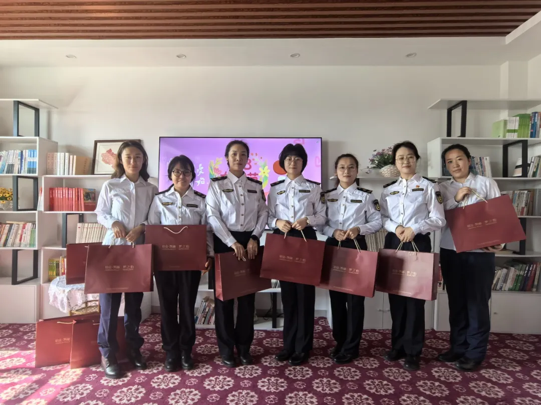 女人与公狍交酡女免费