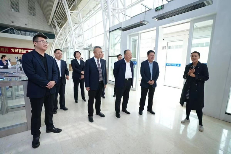 女人与公狍交酡女免费