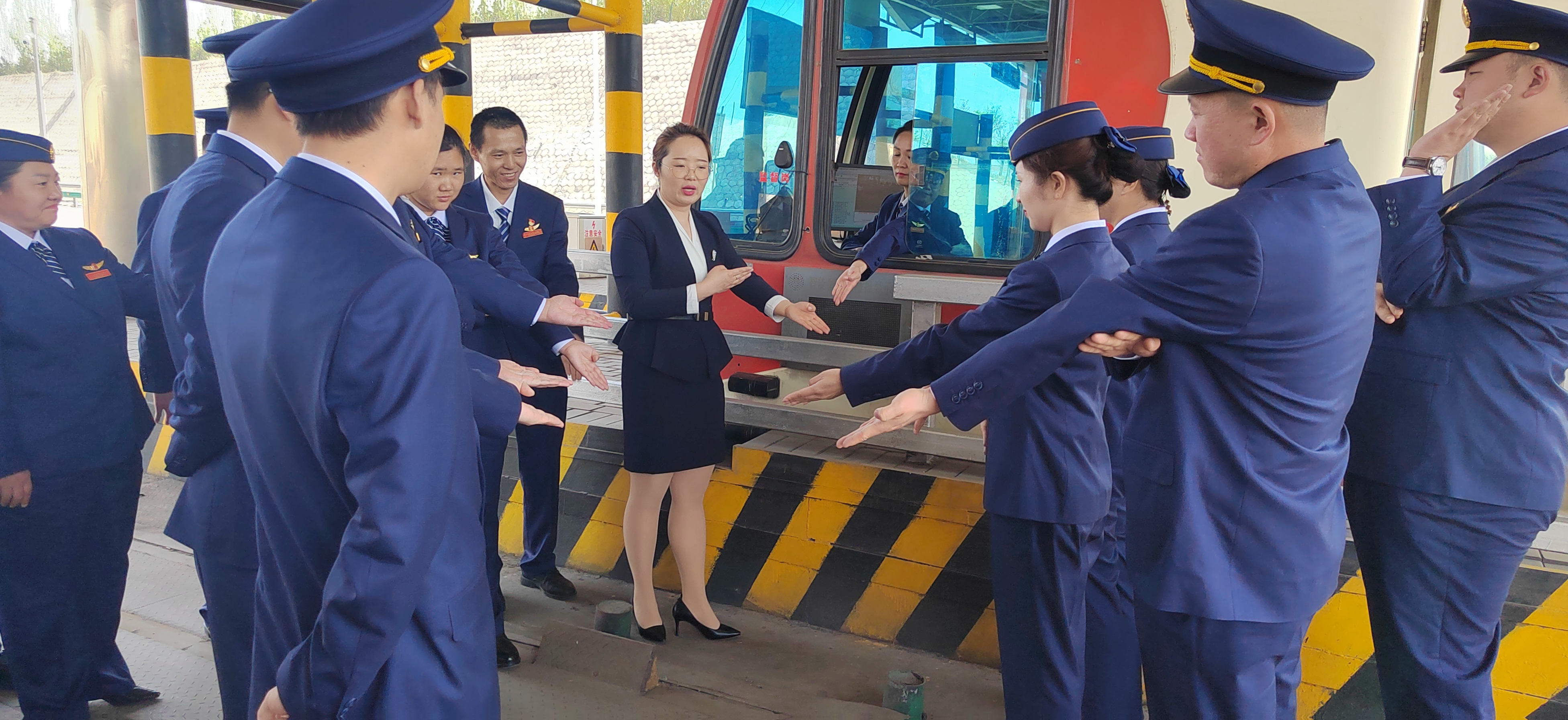 女人与公狍交酡女免费