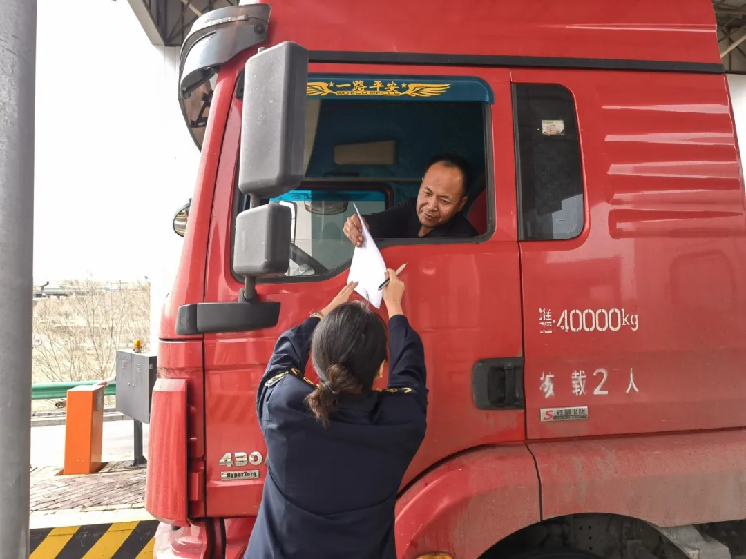 女人与公狍交酡女免费