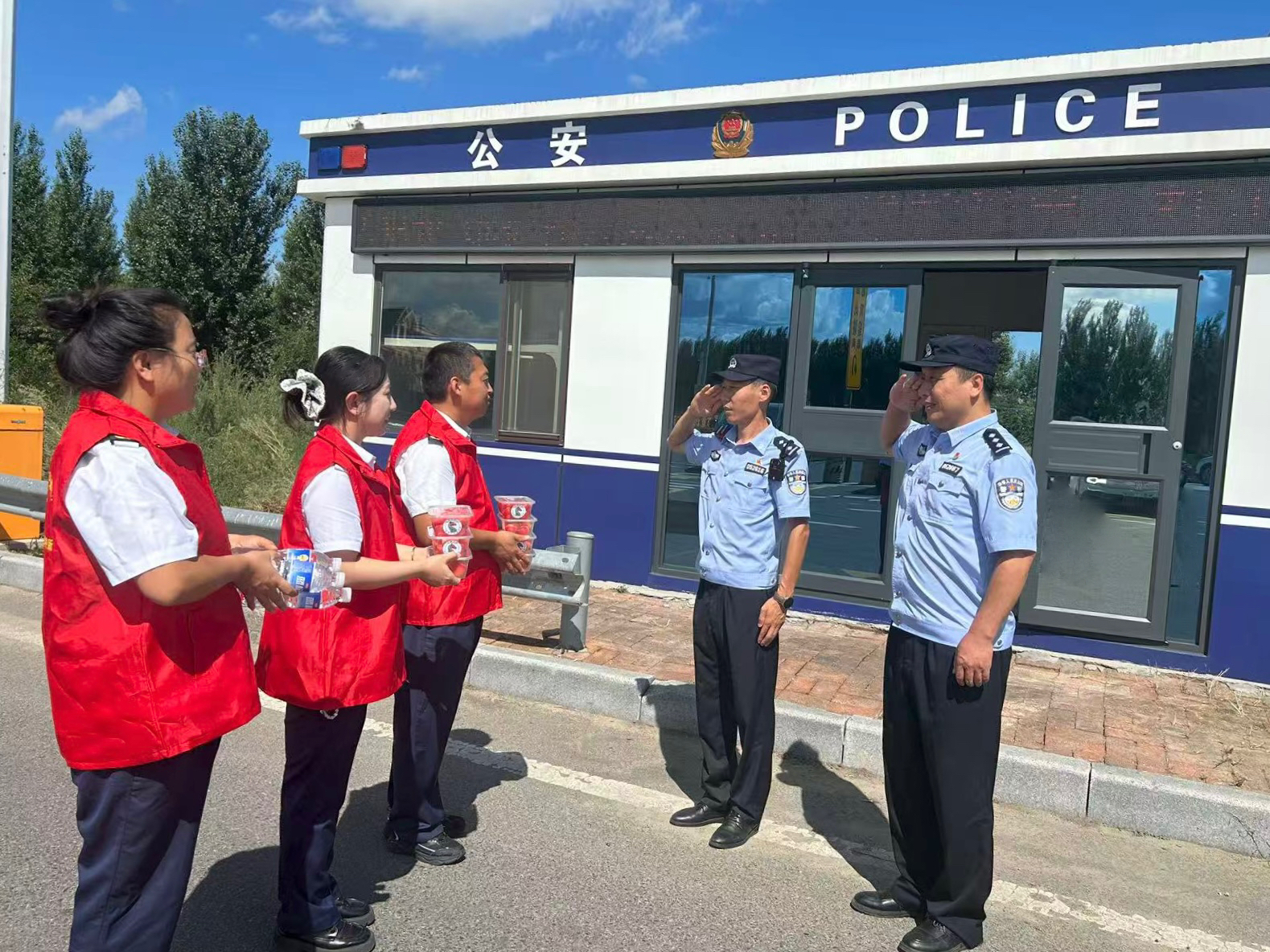 女人与公狍交酡女免费