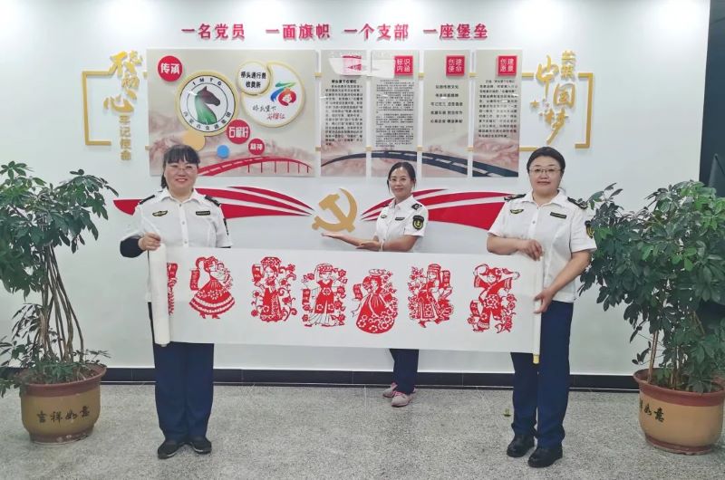 女人与公狍交酡女免费