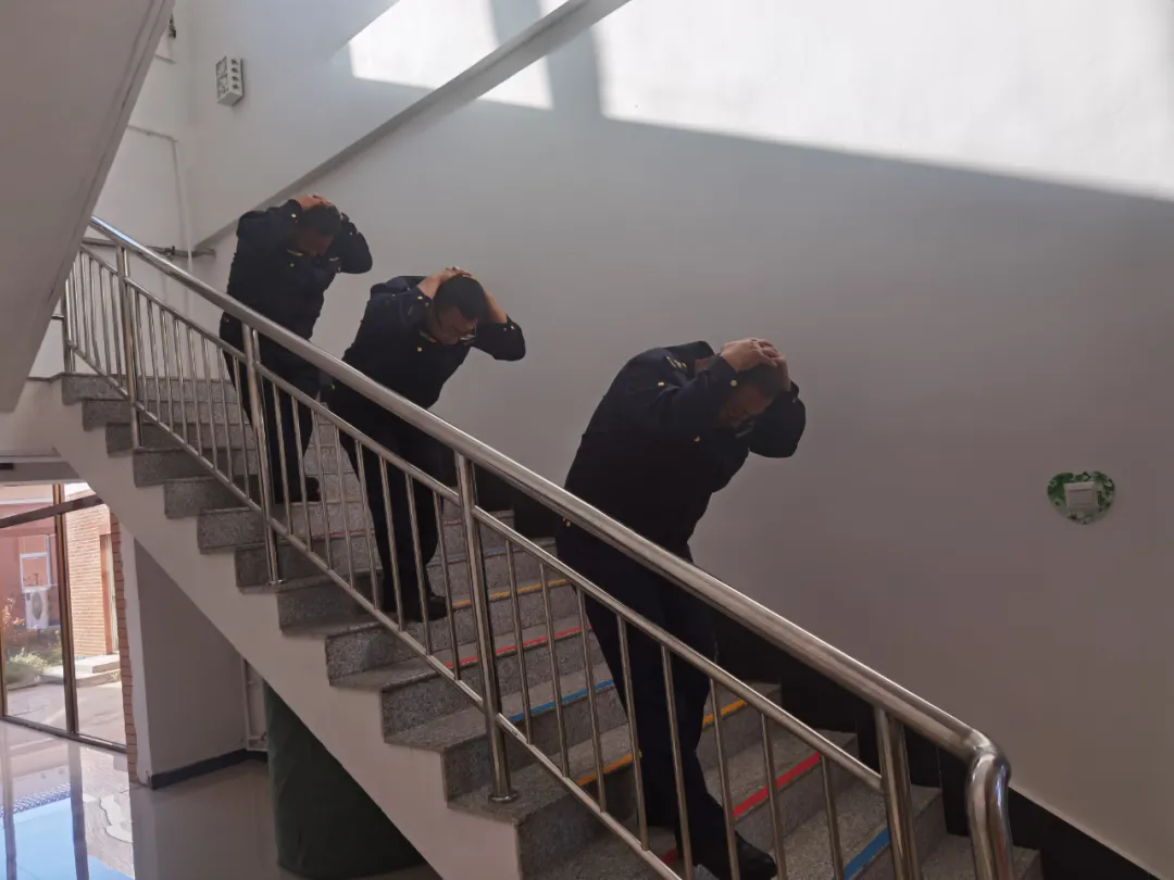 女人与公狍交酡女免费