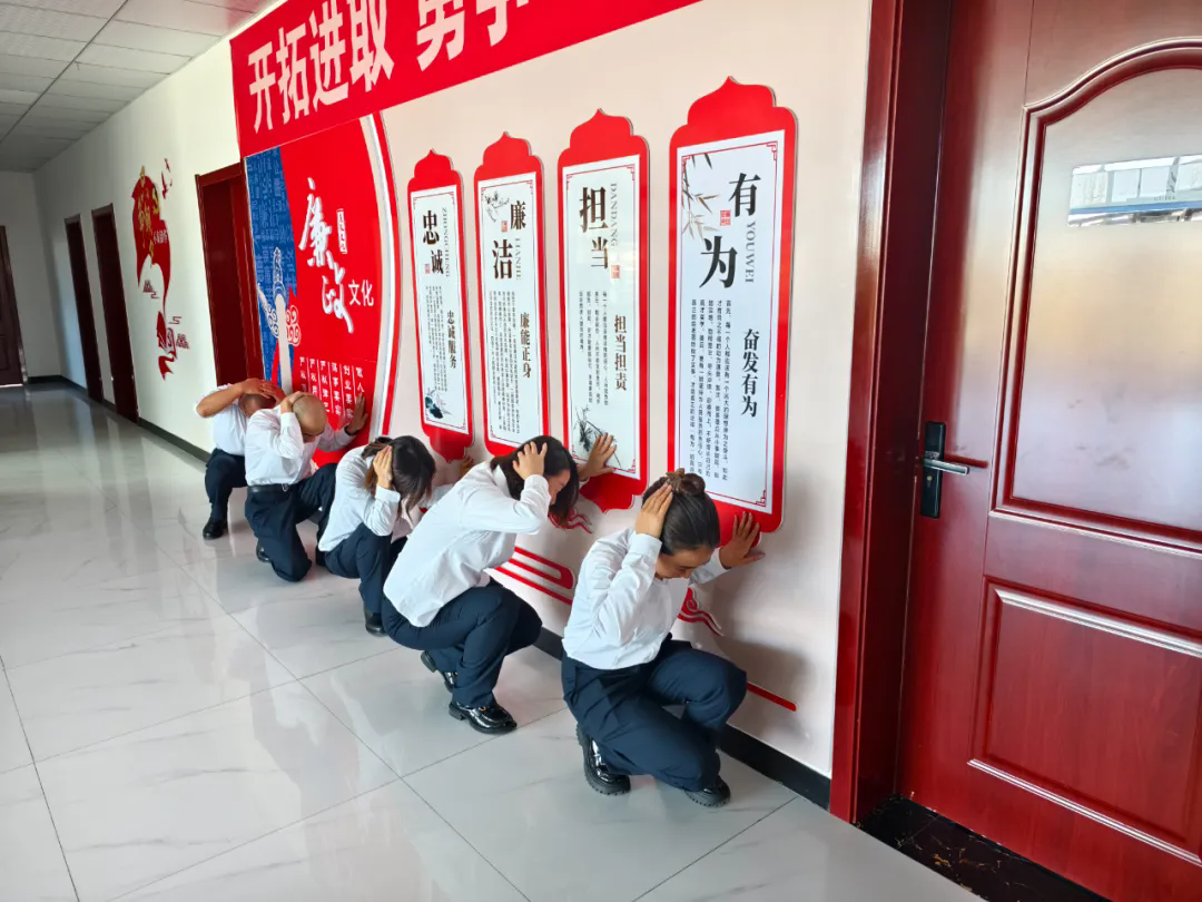 女人与公狍交酡女免费