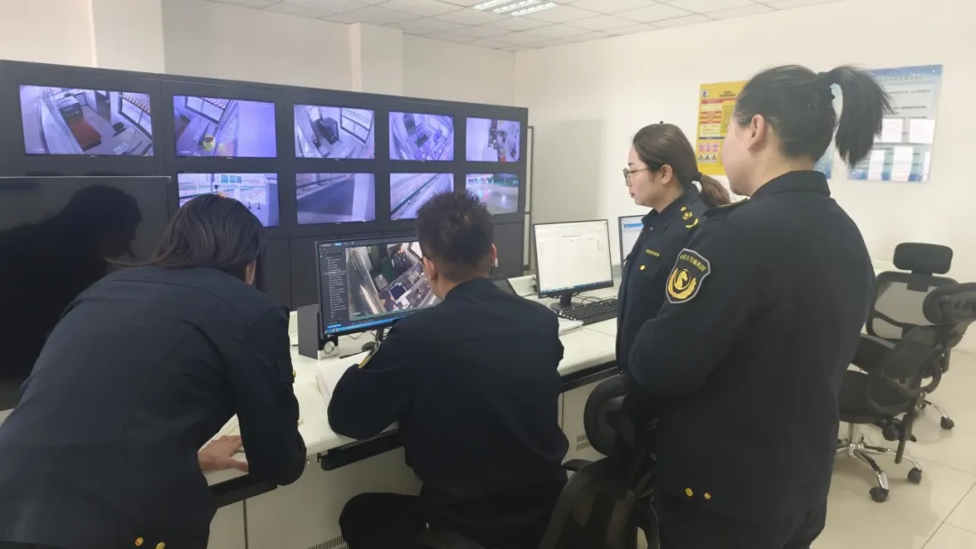 女人与公狍交酡女免费