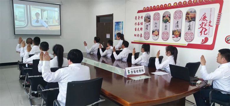 女人与公狍交酡女免费