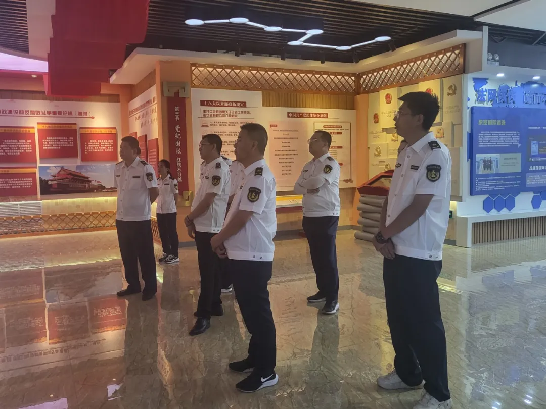 女人与公狍交酡女免费