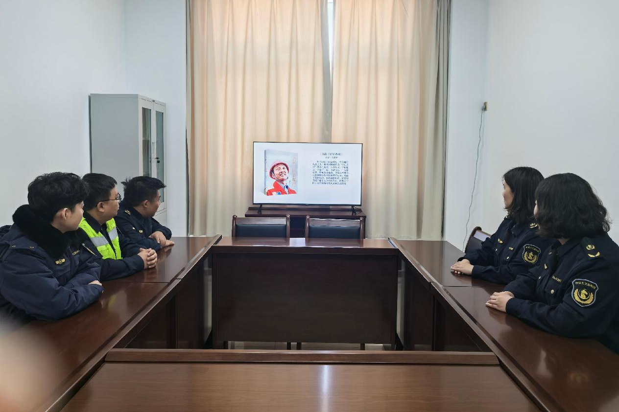 女人与公狍交酡女免费