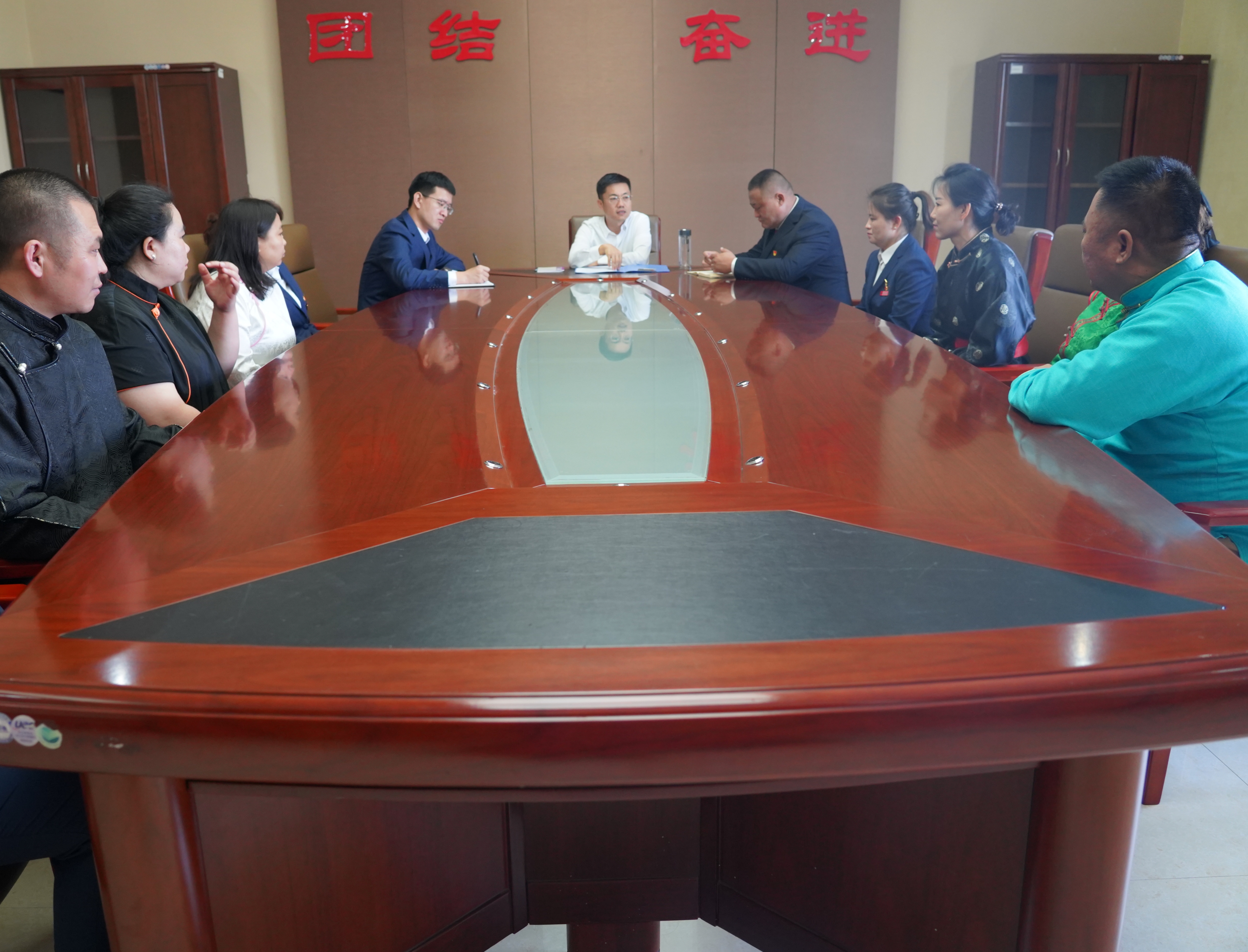 女人与公狍交酡女免费