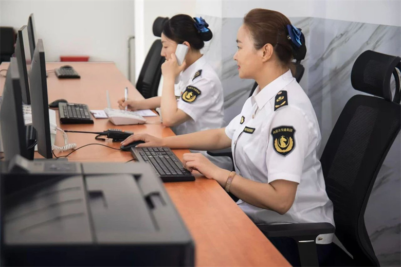 女人与公狍交酡女免费