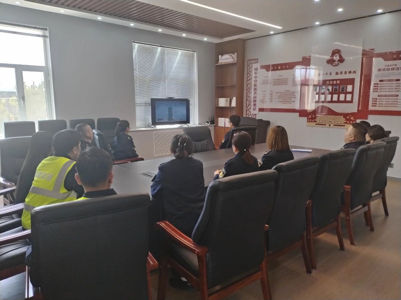 女人与公狍交酡女免费