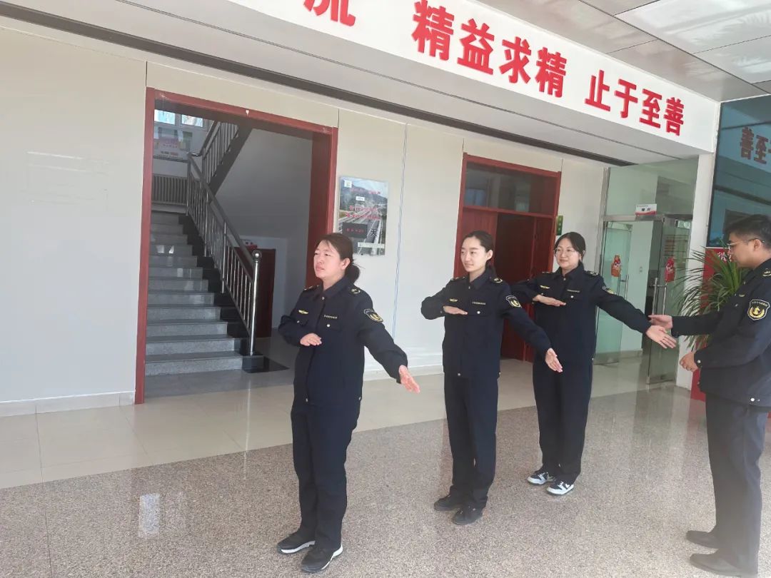 女人与公狍交酡女免费