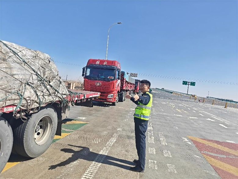 女人与公狍交酡女免费