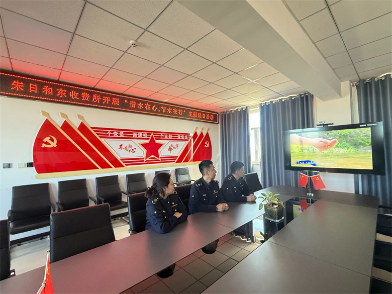 女人与公狍交酡女免费