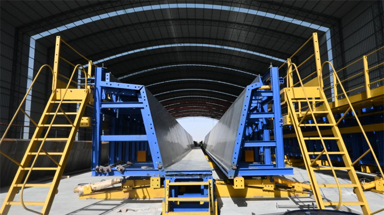 女人与公狍交酡女免费