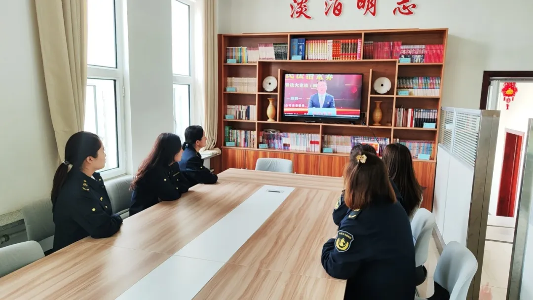 女人与公狍交酡女免费