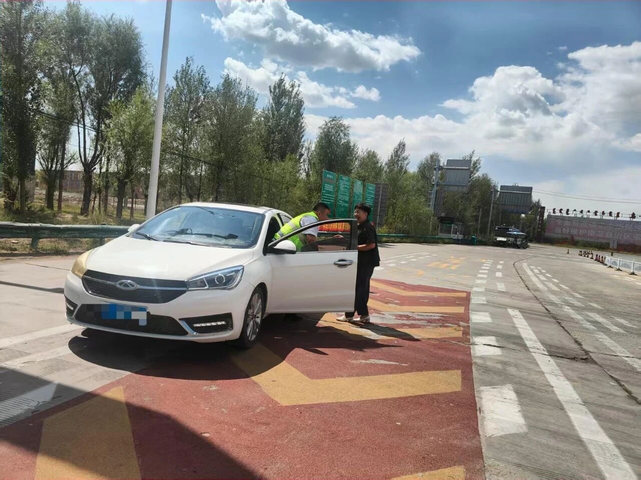 女人与公狍交酡女免费