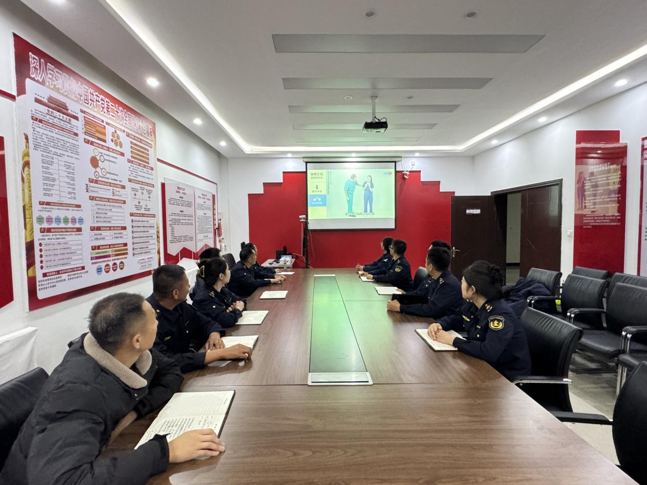 女人与公狍交酡女免费