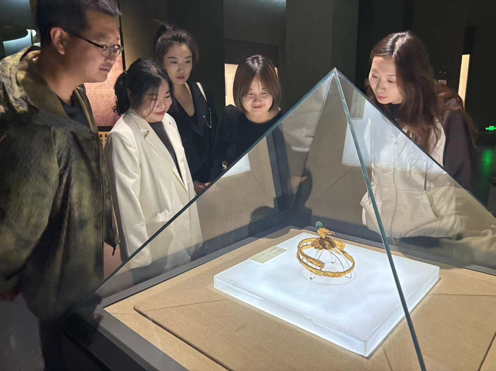 女人与公狍交酡女免费