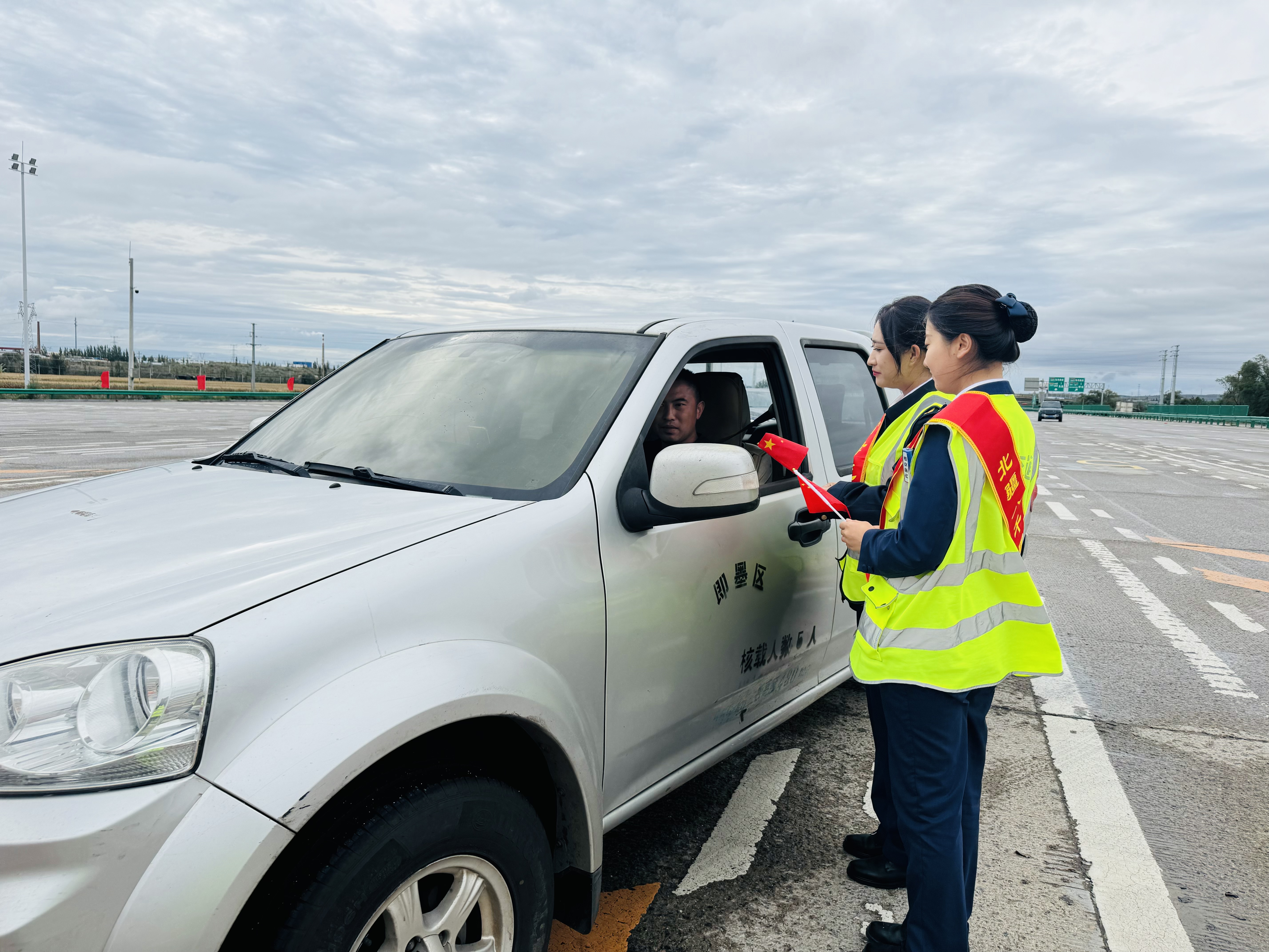 女人与公狍交酡女免费