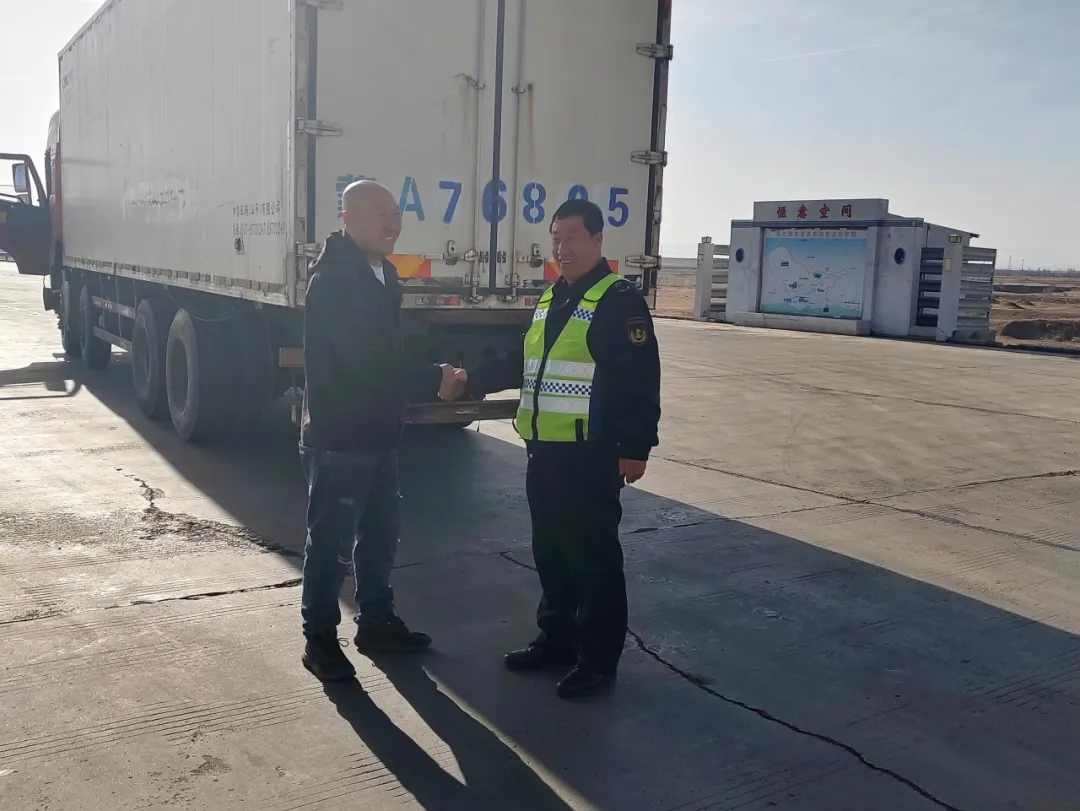 女人与公狍交酡女免费